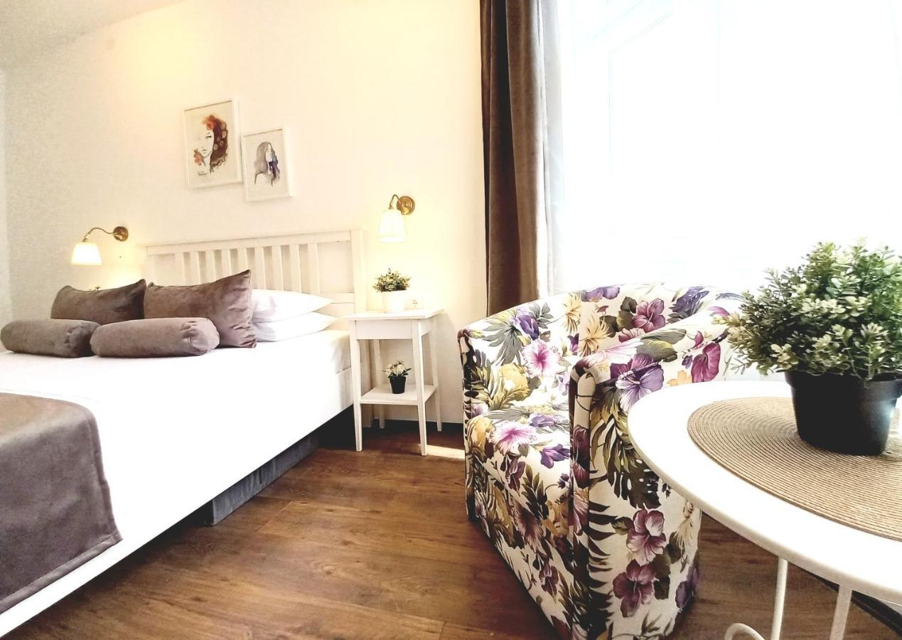 Genius Studio Belgrado Esterno foto